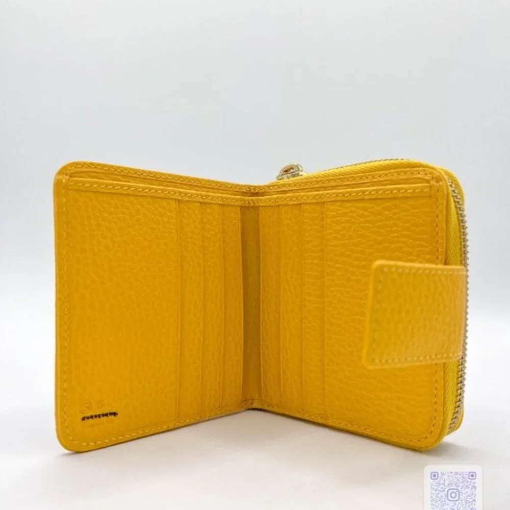 GUCCI Yellow and Brown GG Compact Bifold Wallet - Authenticated - Picture 10 of 13